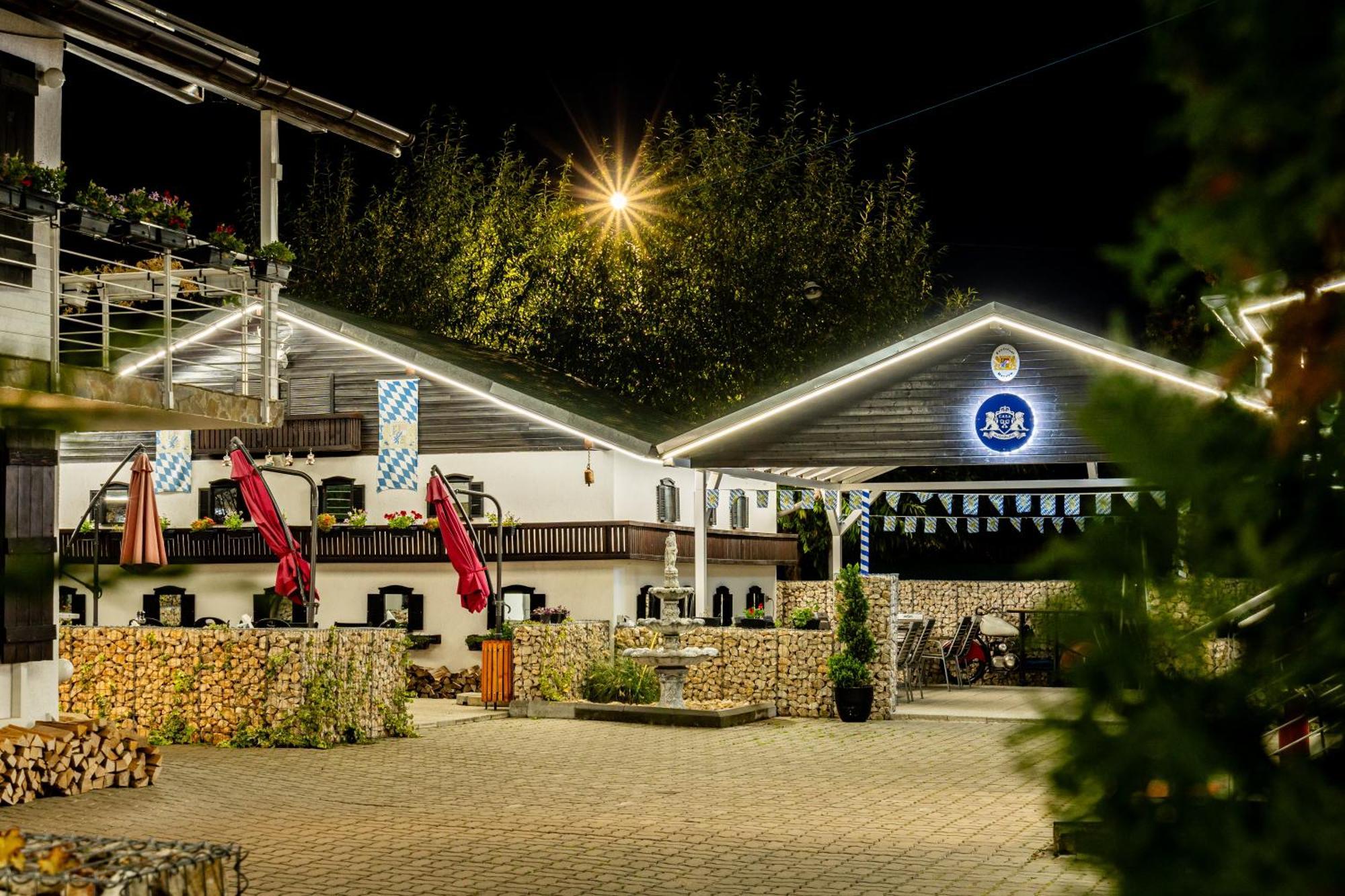 Hotel Casa Augsburg Băneşti Exterior foto