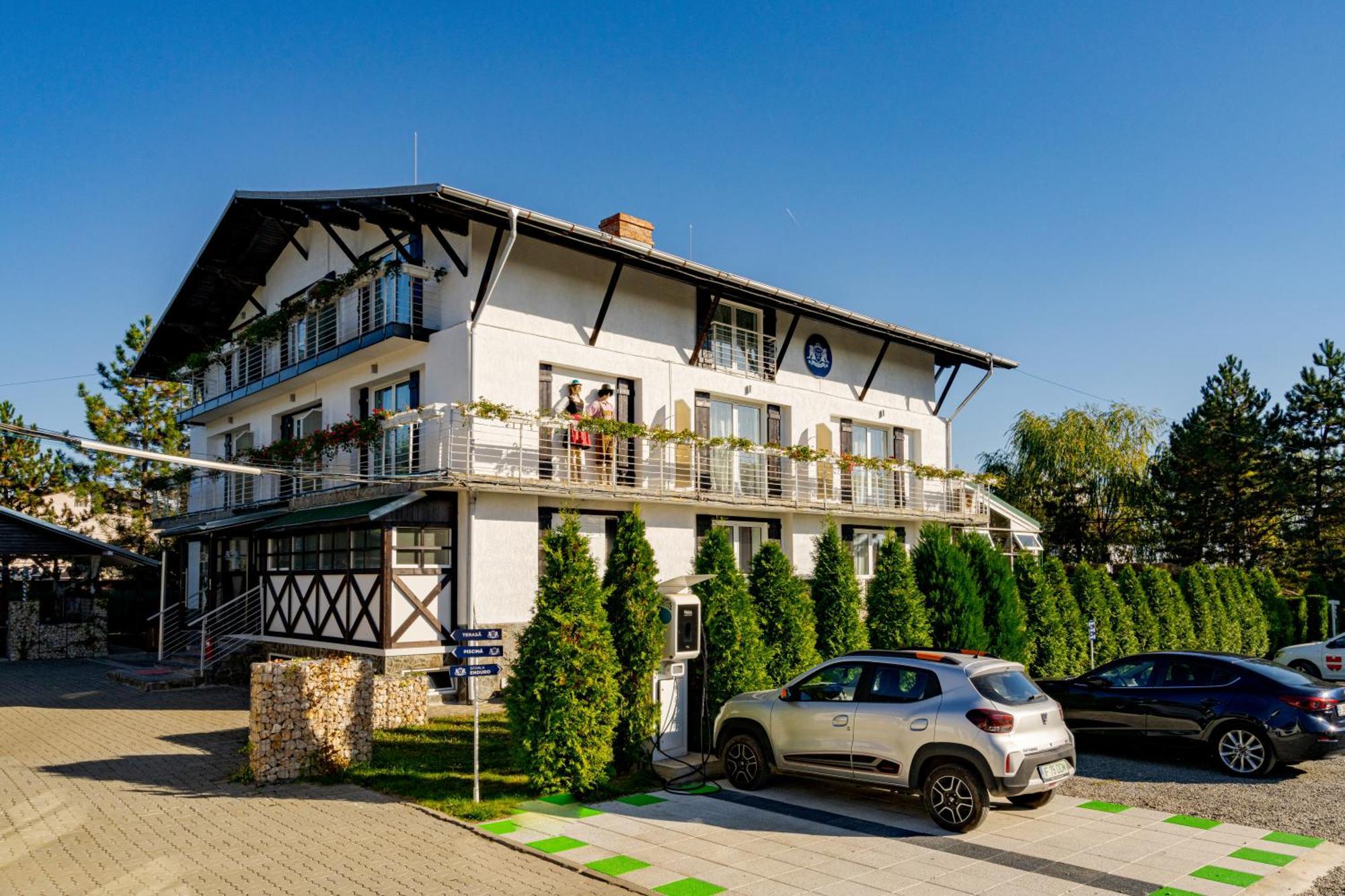 Hotel Casa Augsburg Băneşti Exterior foto